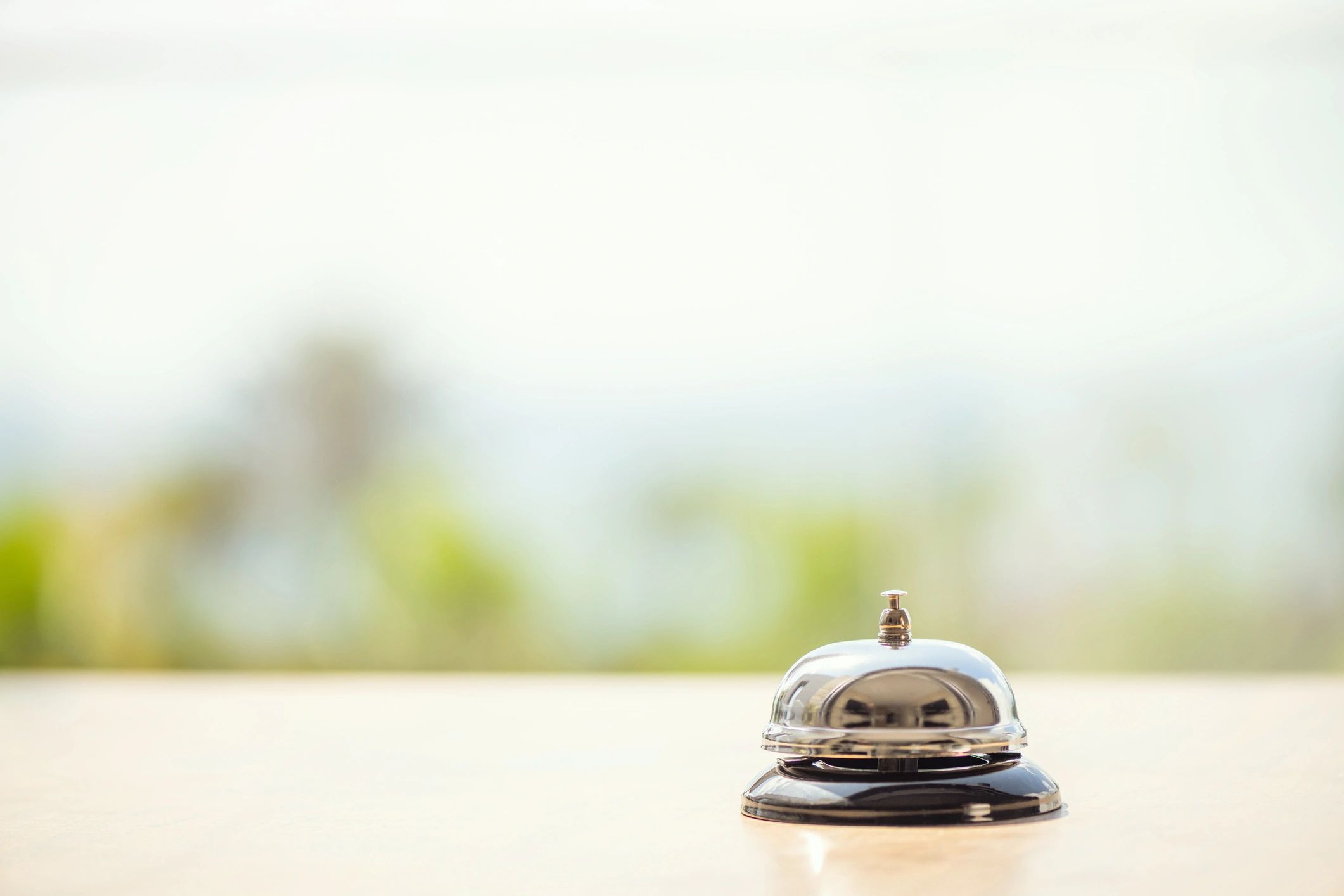 Premium service bell with travel setting